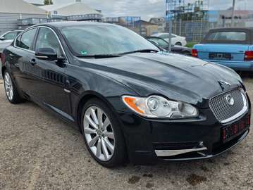 XF Diesel 3.0 V6 Prem Luxury * SDach* Leder* KAM *