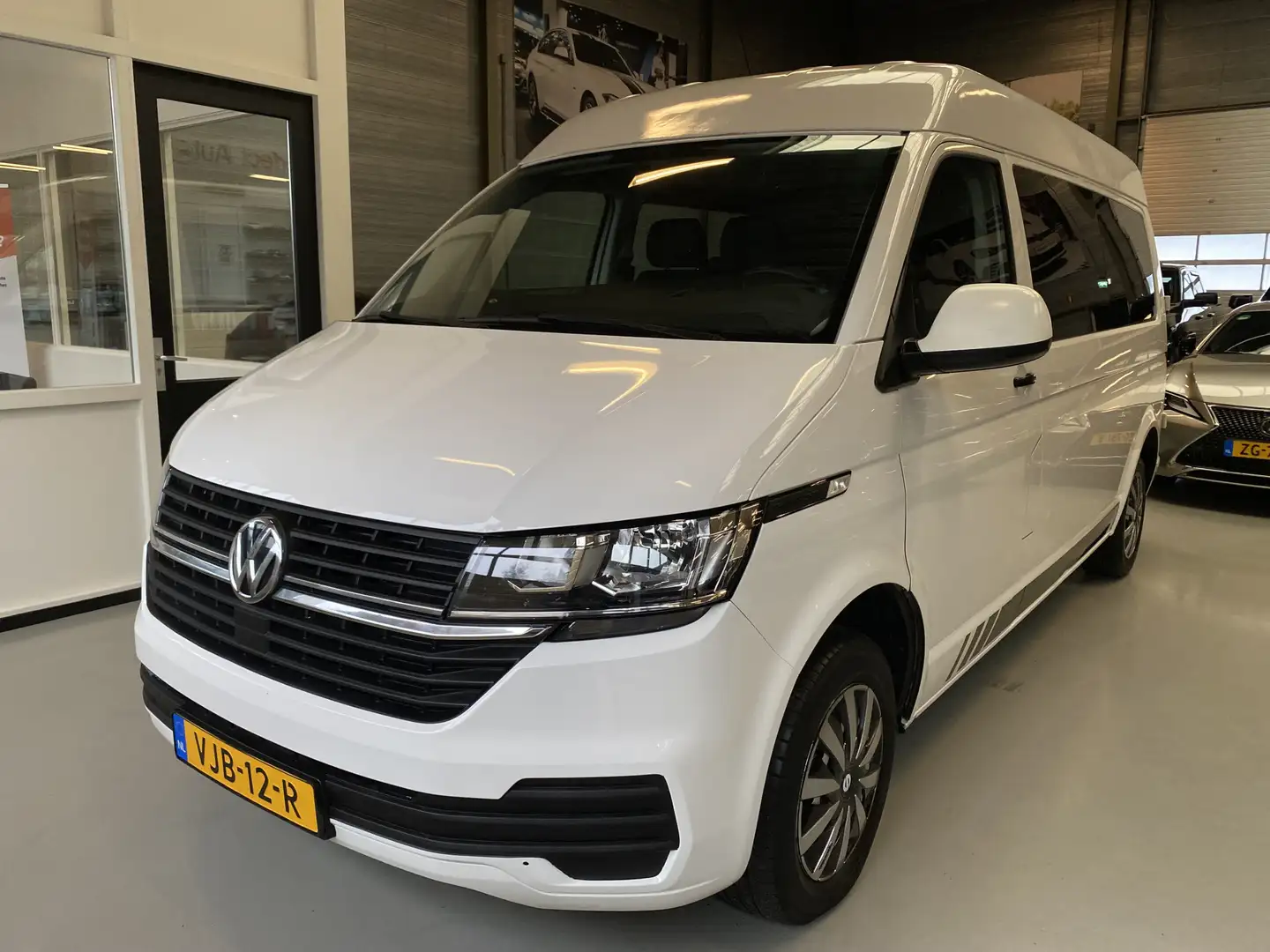 Volkswagen T6.1 Transporter 2.0 TDI L2H1 28 DC, Airco, Cruise, Applecarplay, B Wit - 1