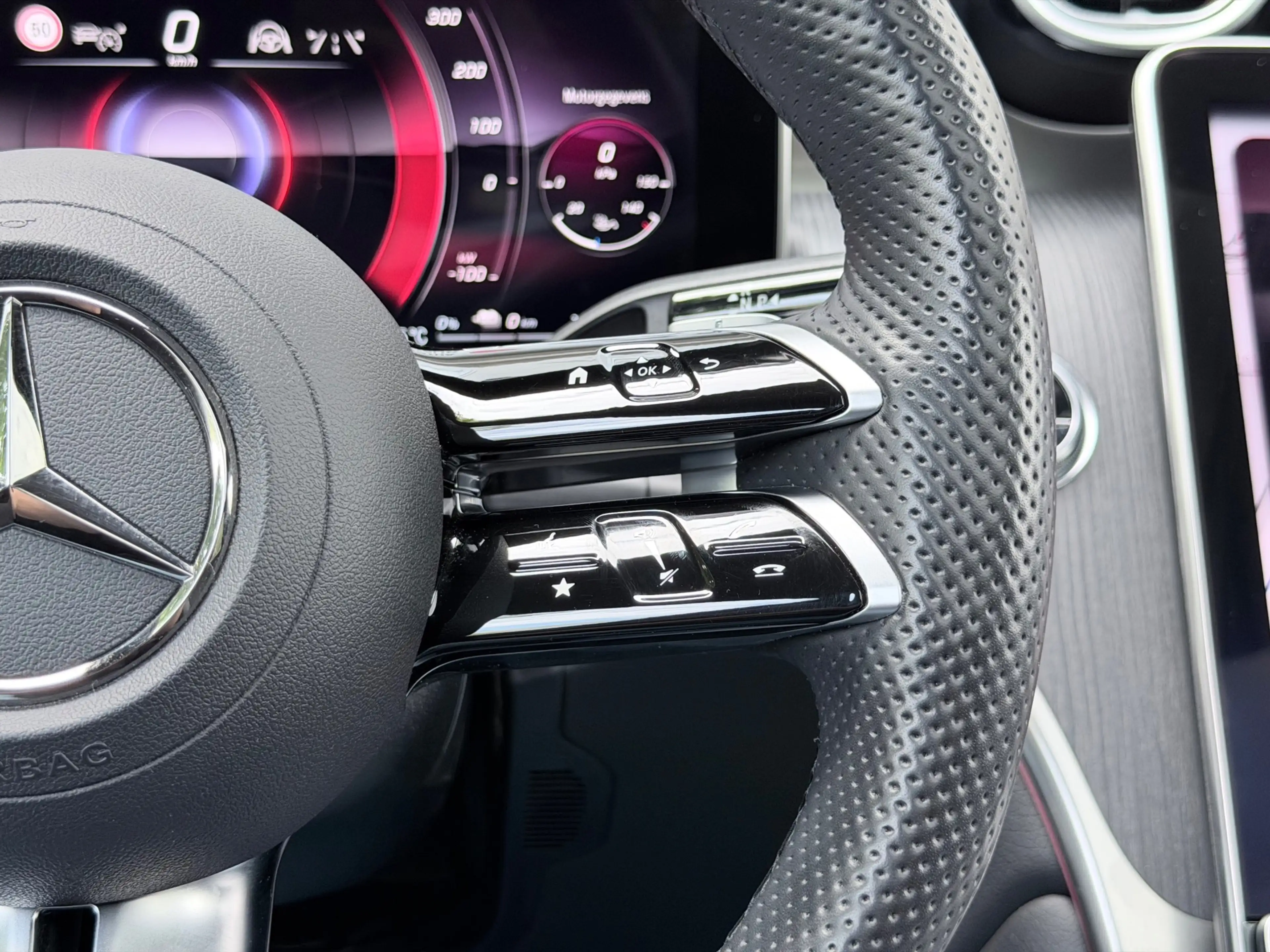 Mercedes-Benz GLC 400 400e 4MATIC AMG Pano/Memory/Burmester — photo 18