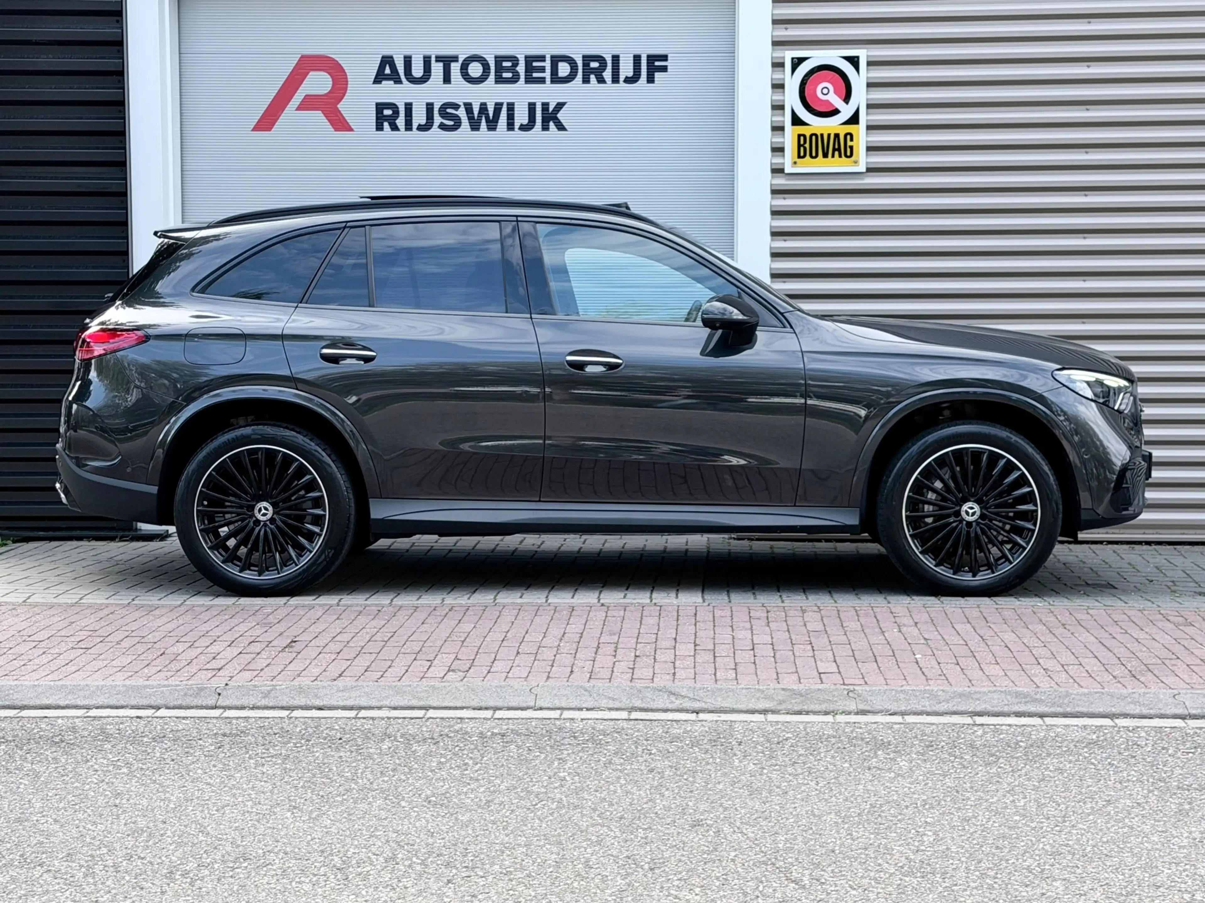 Mercedes-Benz GLC 400 400e 4MATIC AMG Pano/Memory/Burmester — photo 5