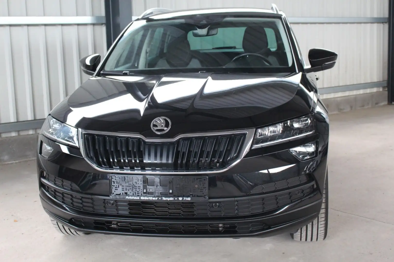 Skoda Karoq Drive 125 LED PDC NAVI AHK Schwarz - 2