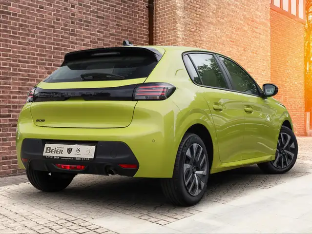 Peugeot 208 view 4