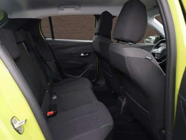 Peugeot 208 view 8