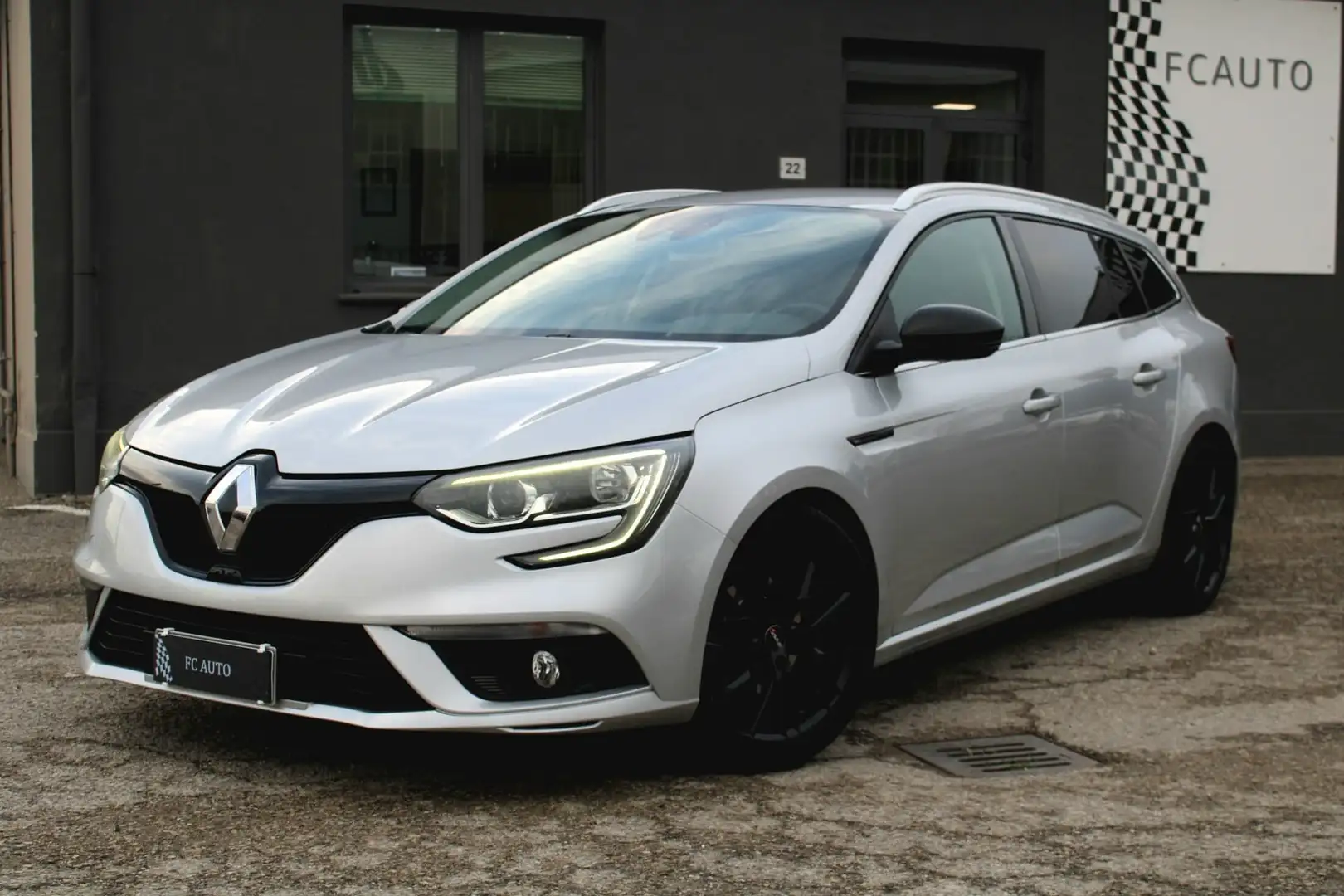 Renault Megane Mégane Sporter dCi 8V 110 CV Energy Zen Plateado - 2