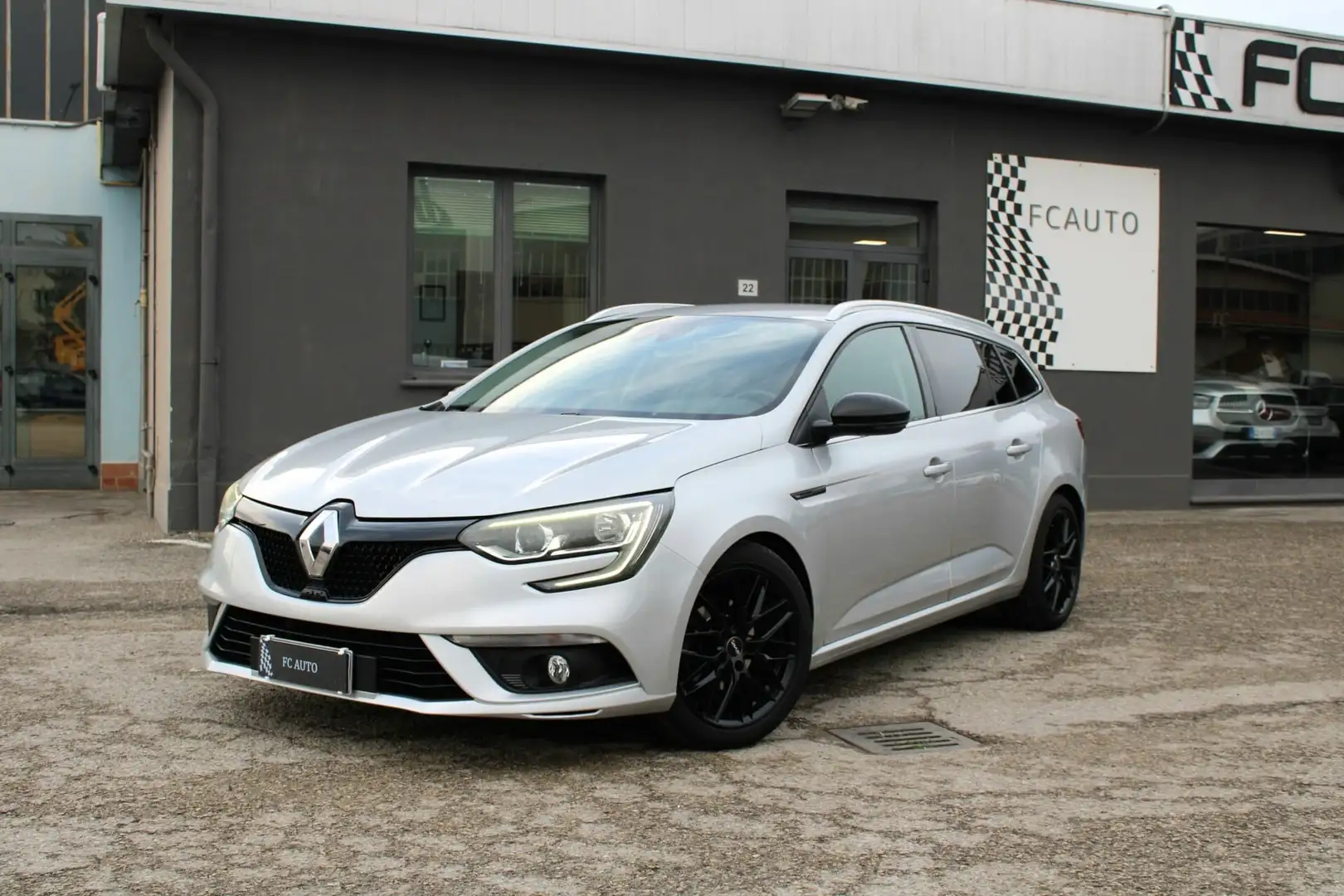 Renault Megane Mégane Sporter dCi 8V 110 CV Energy Zen Plateado - 1