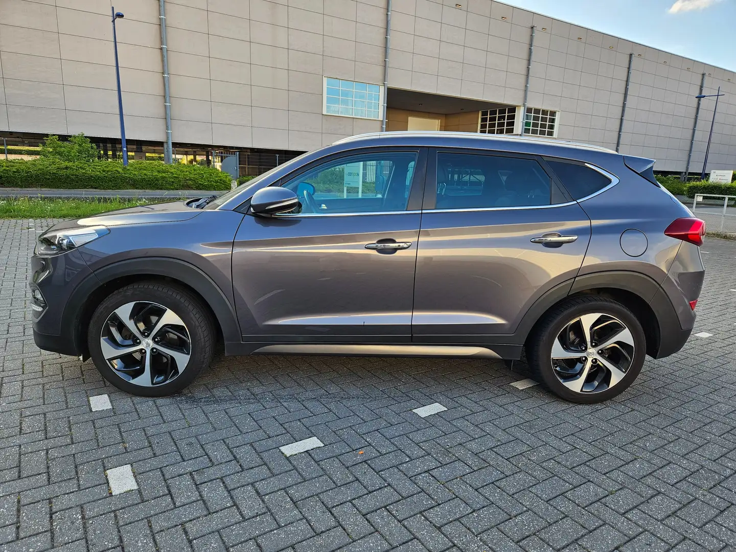 Hyundai TUCSON TUCSON 1.6 T-GDi Premium Gris - 2