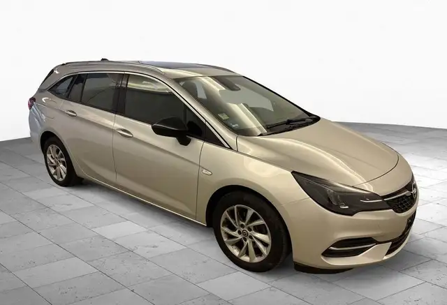 Opel Astra view 2