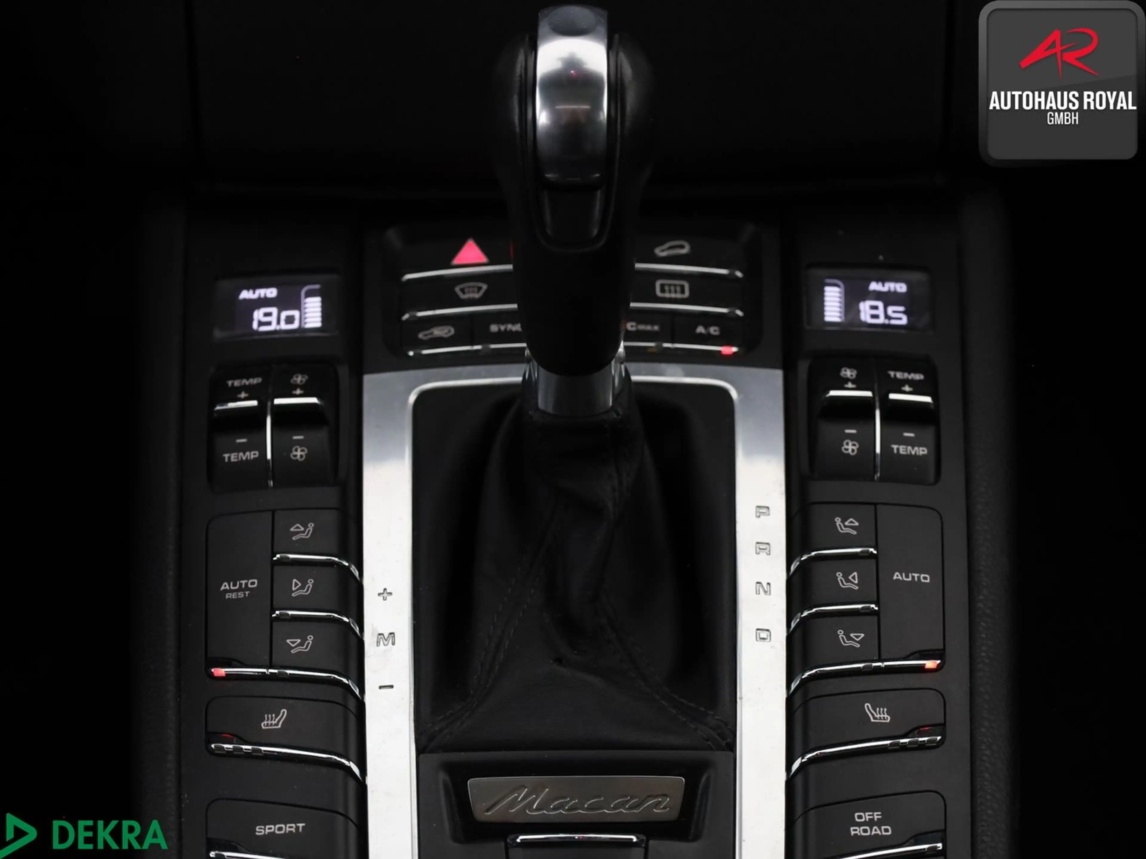 Porsche Macan Turbo 3.6 V6 PANORAMA,BOSE,MEMORY,AHK,NAVI — photo 17