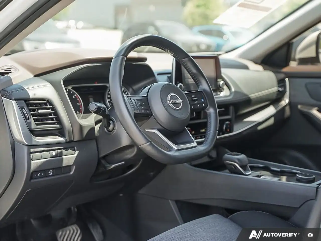 Nissan Rogue снимка Nissan Rogue
