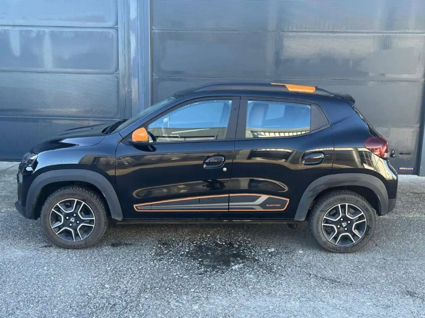 Dacia Spring Spring 26,8kWh Essential Essential Schwarz - 1