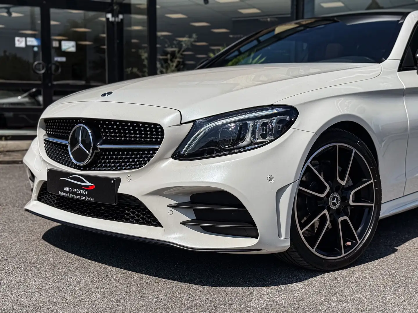 Mercedes-Benz C 220 d Coupé AMG Line Night Edition FULL OPTIONS* White - 2