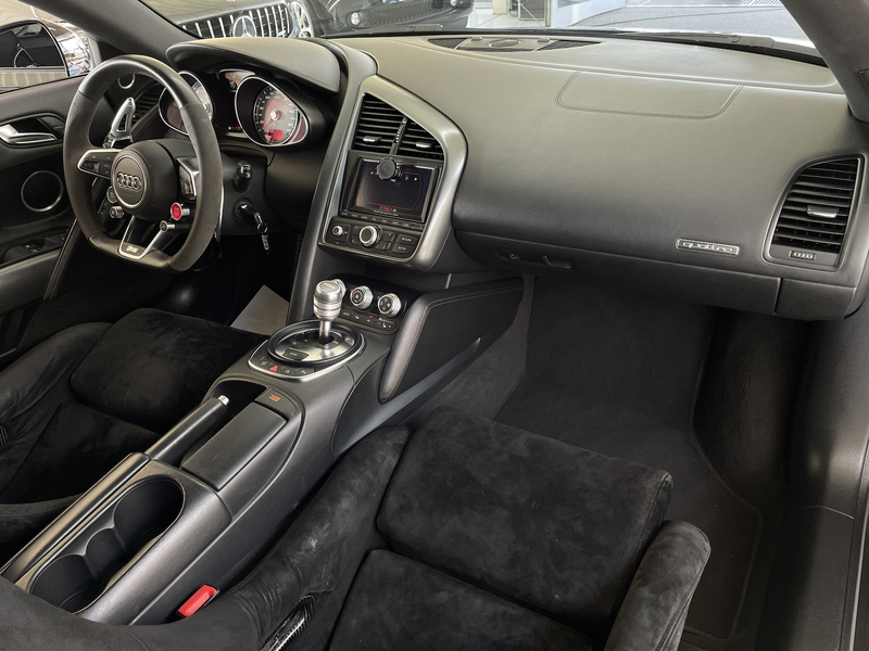 Audi R8 V8 Twin Turbo Carbon Paket 650PS B&O — photo 11