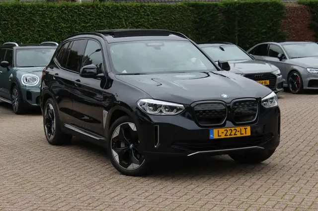 BMW iX3 High Executive 80 kWh / SoH 93,1% / Trekhaak / Pan