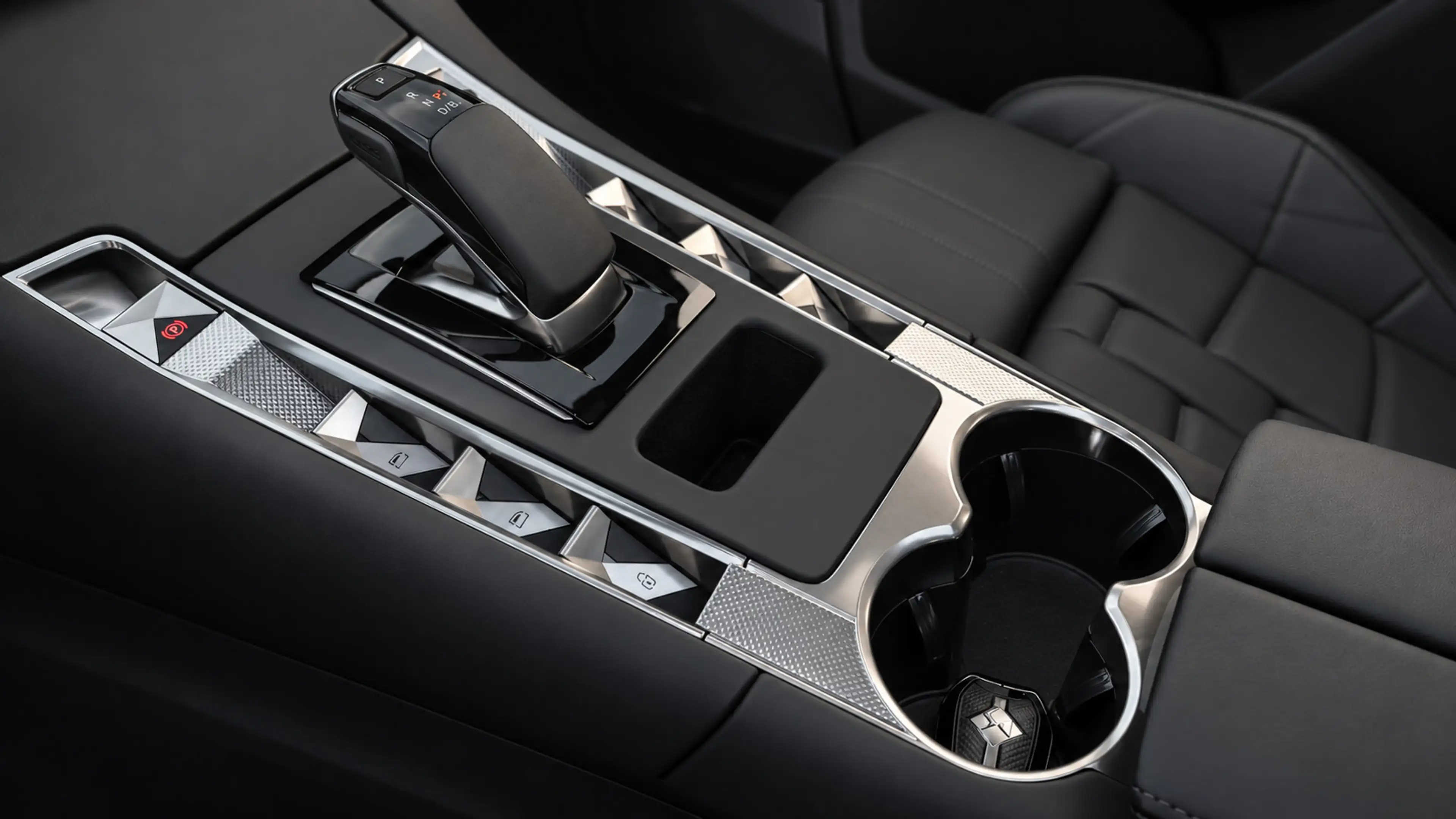DS Automobiles DS 7 E-Tense 360 4x4 Opéra | Performance | Focal | Nigh — photo 3