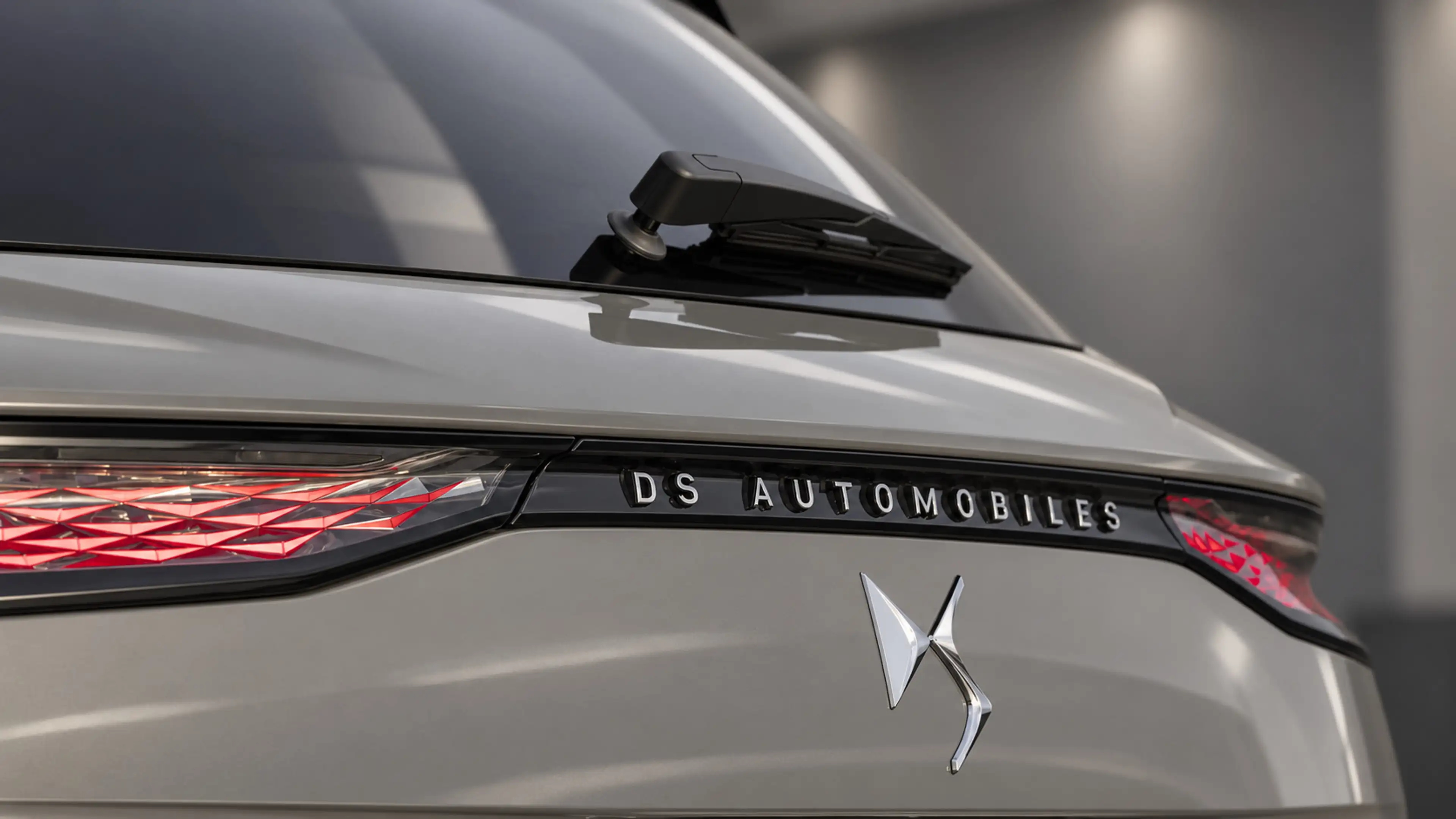 DS Automobiles DS 7 E-Tense 360 4x4 Opéra | Performance | Focal | Nigh — photo 4