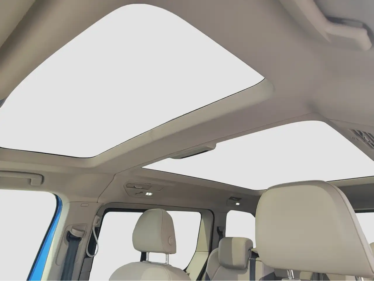Volkswagen T7 Multivan Style ACC Navi PanoDach Kamera 13