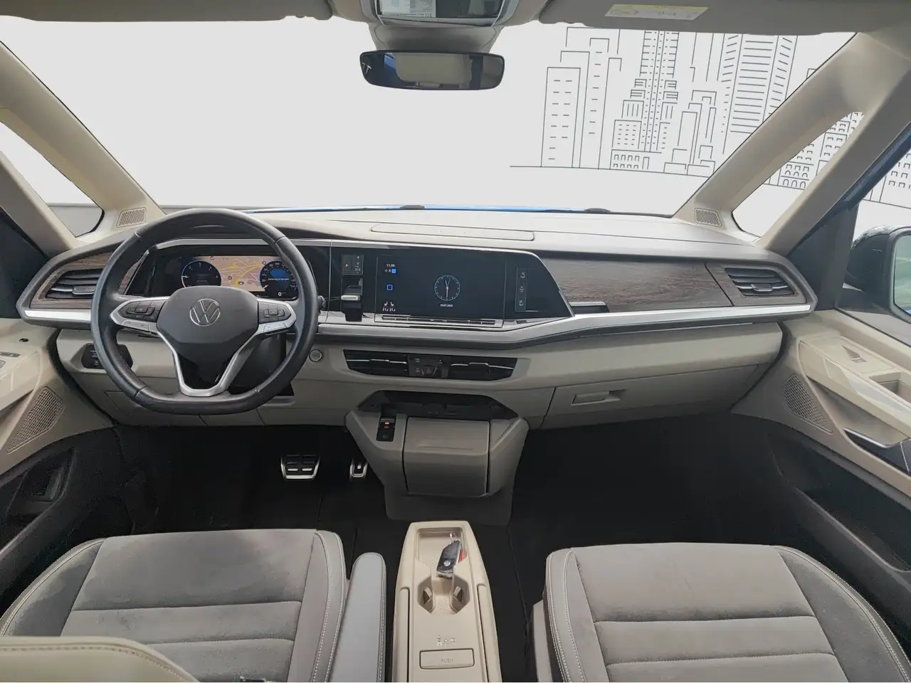 Volkswagen T7 Multivan Style ACC Navi PanoDach Kamera 8