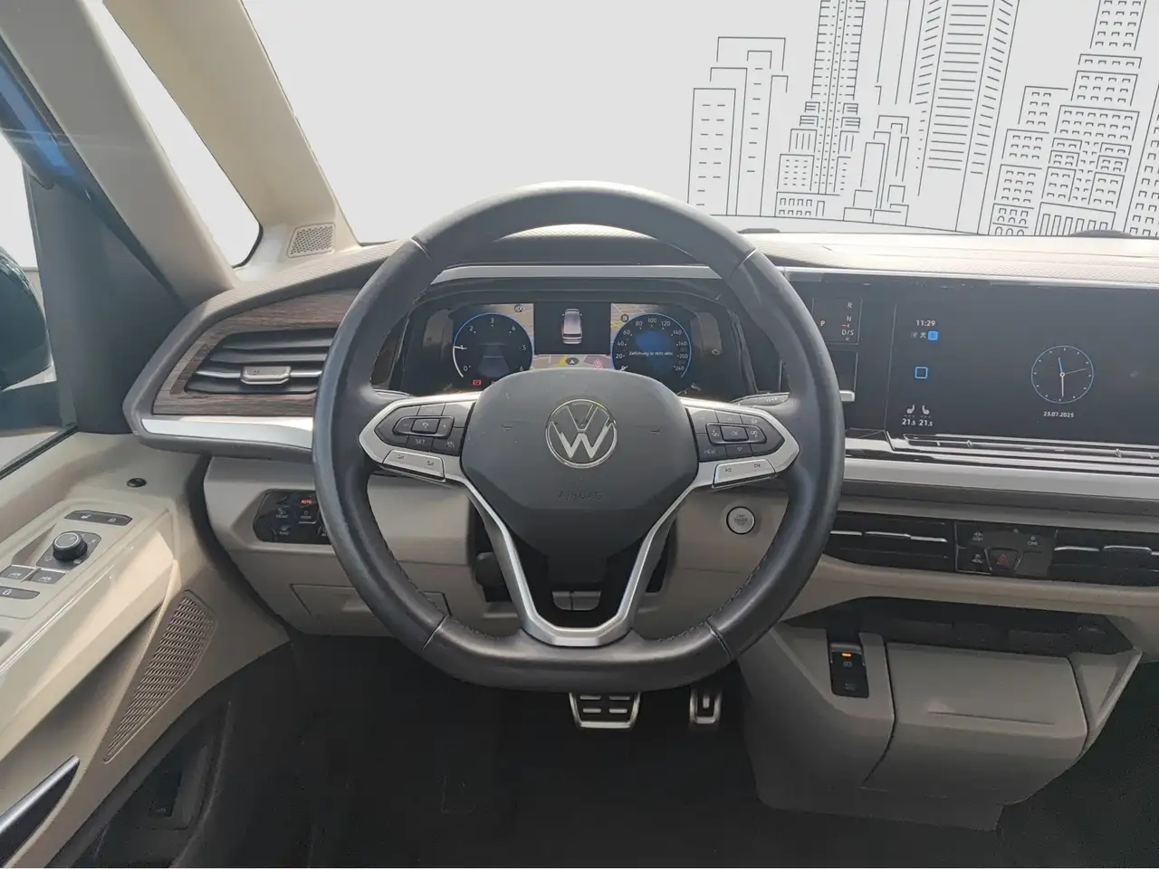 Volkswagen T7 Multivan Style ACC Navi PanoDach Kamera 7