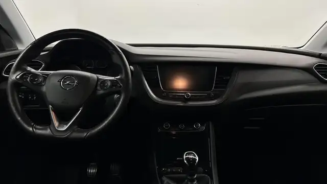 Opel Grandland view 2