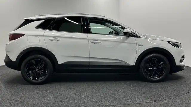 Opel Grandland X view 9