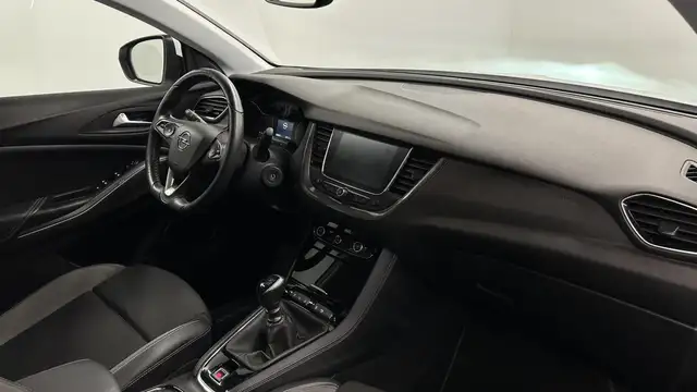 Opel Grandland X view 11