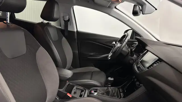 Opel Grandland X view 12