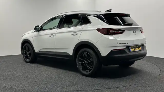 Opel Grandland X view 4
