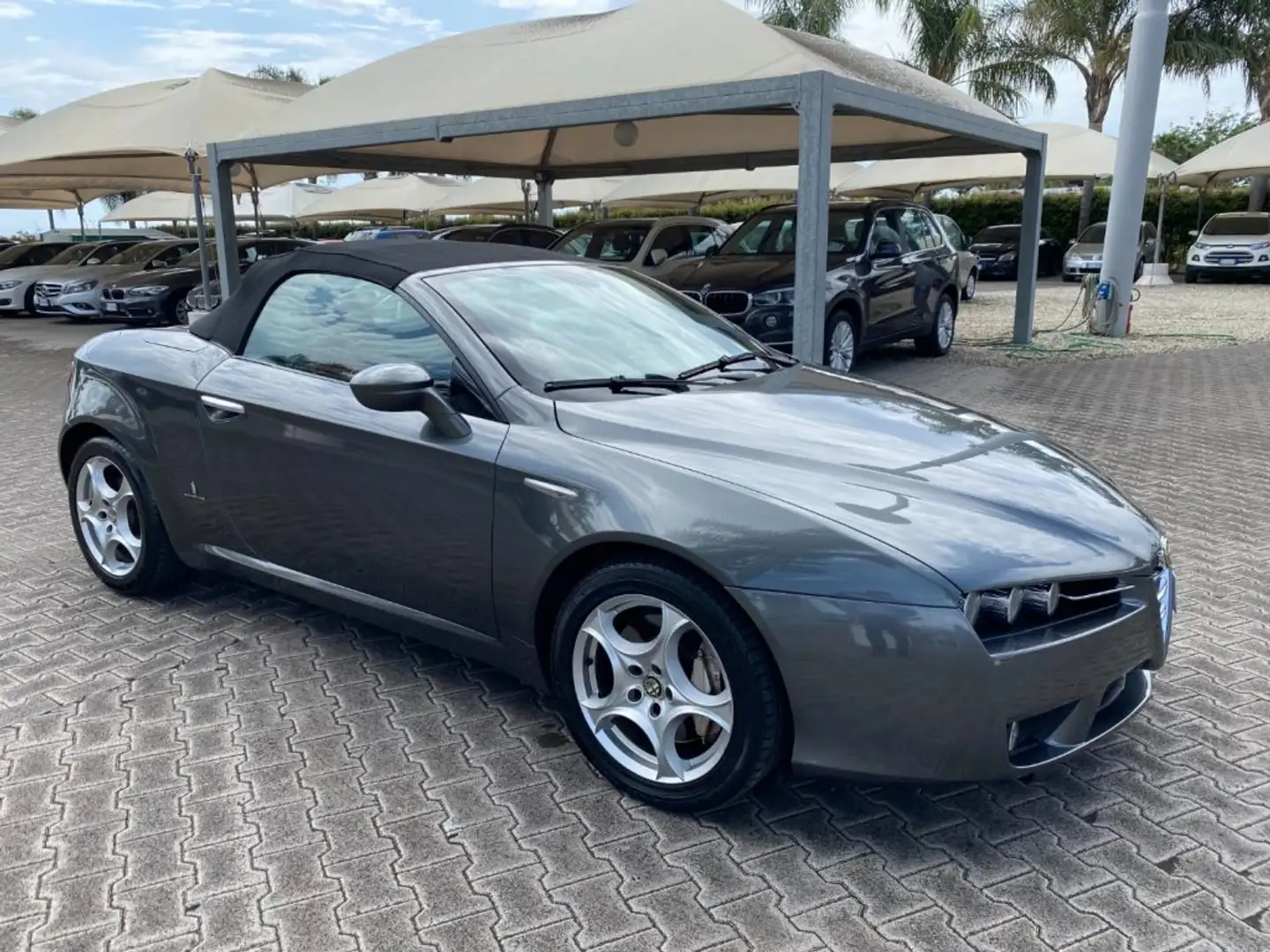 Alfa Romeo Spider 2.4 JTDm Exclusive Gris - 2