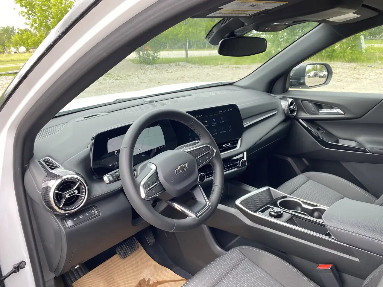 Chevrolet Equinox photo Chevrolet Equinox