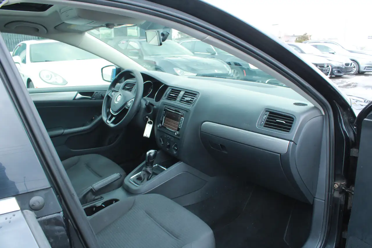 Volkswagen Jetta снимка Volkswagen Jetta