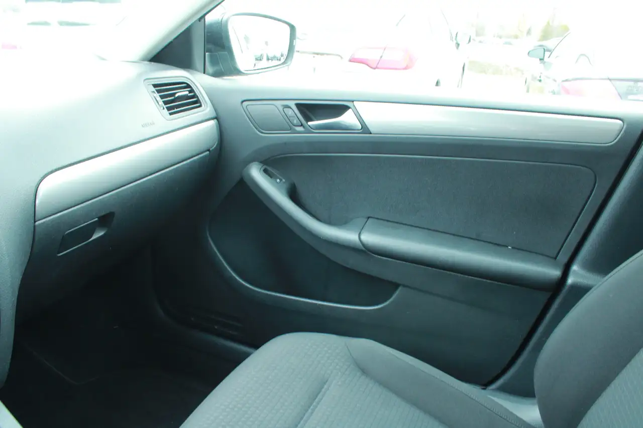 Volkswagen Jetta снимка Volkswagen Jetta
