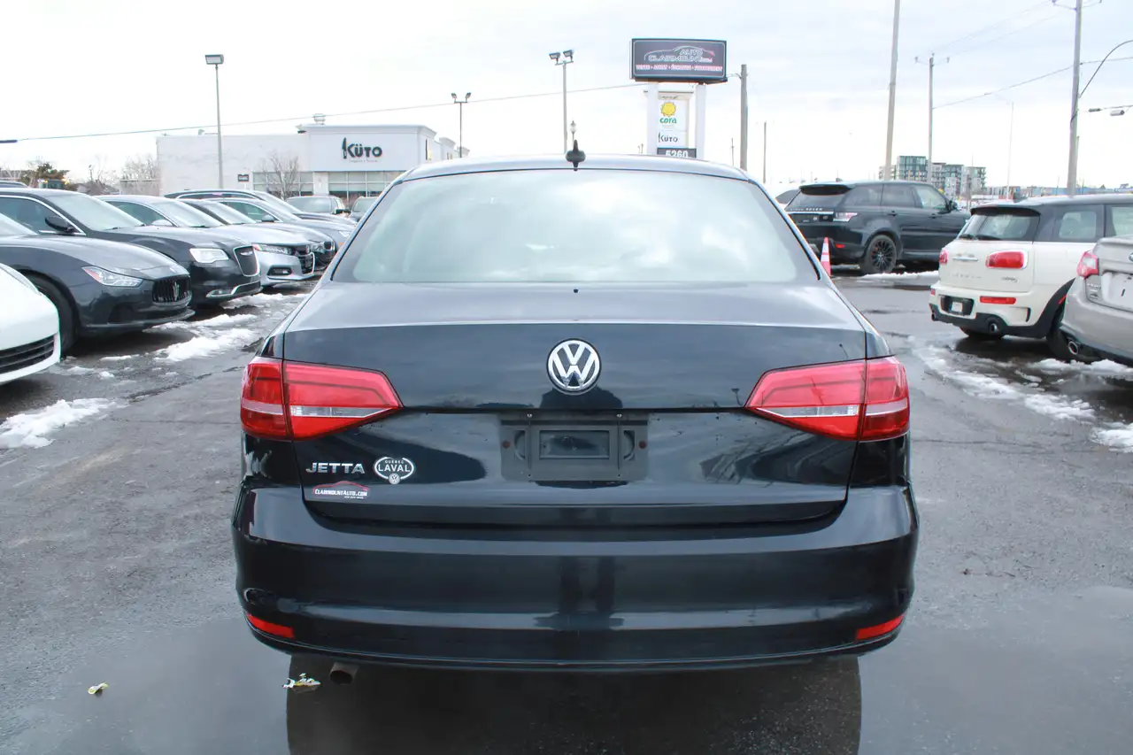 Volkswagen Jetta снимка Volkswagen Jetta