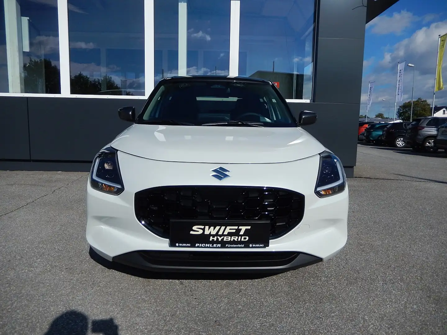 Suzuki Swift 1,2 Hybrid DualJet Shine CVT Weiß - 2