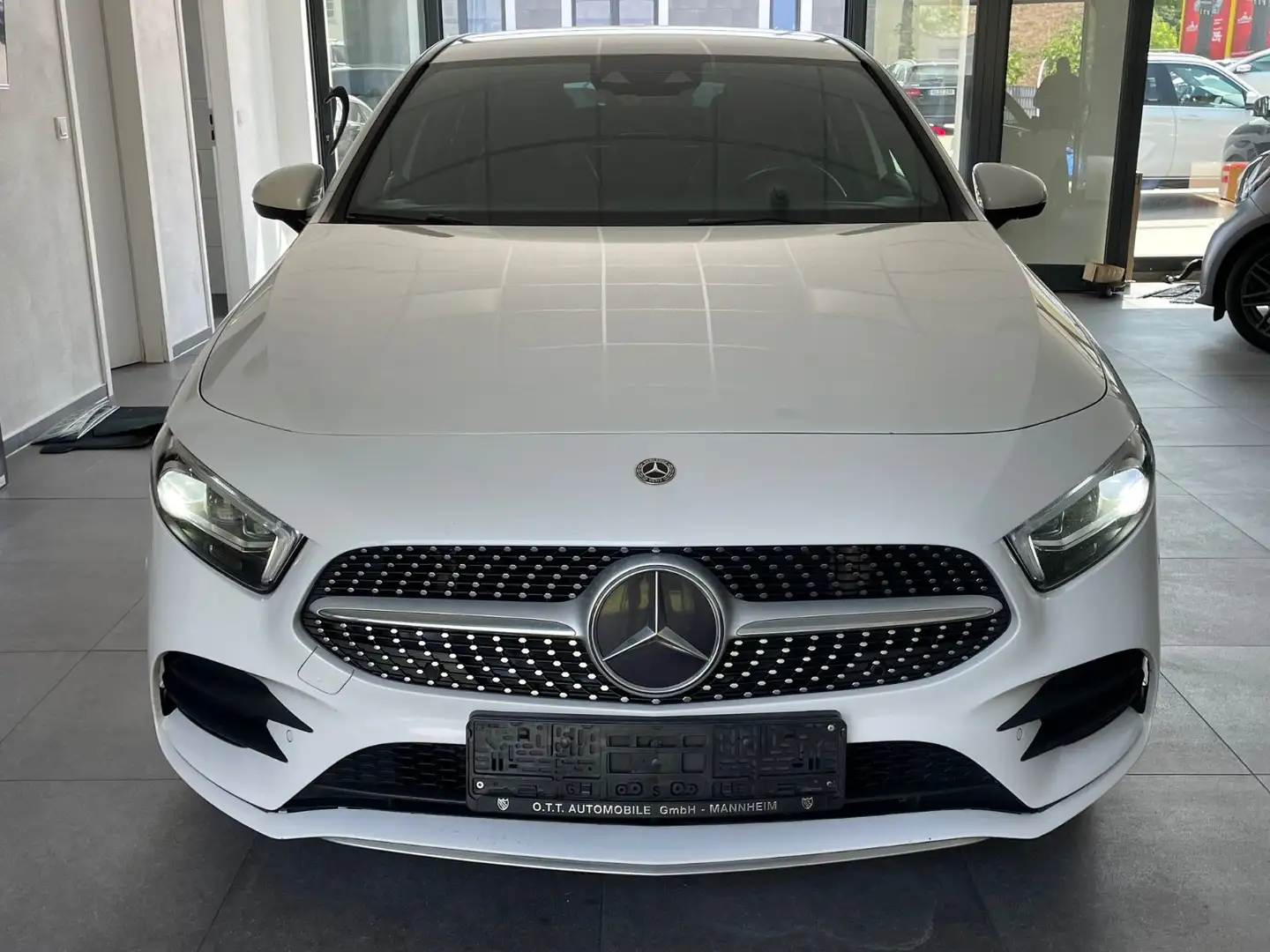 Mercedes-Benz A 200 -ATM 140TKM-AMG Line-Multibeam-Burmester- Blanc - 2