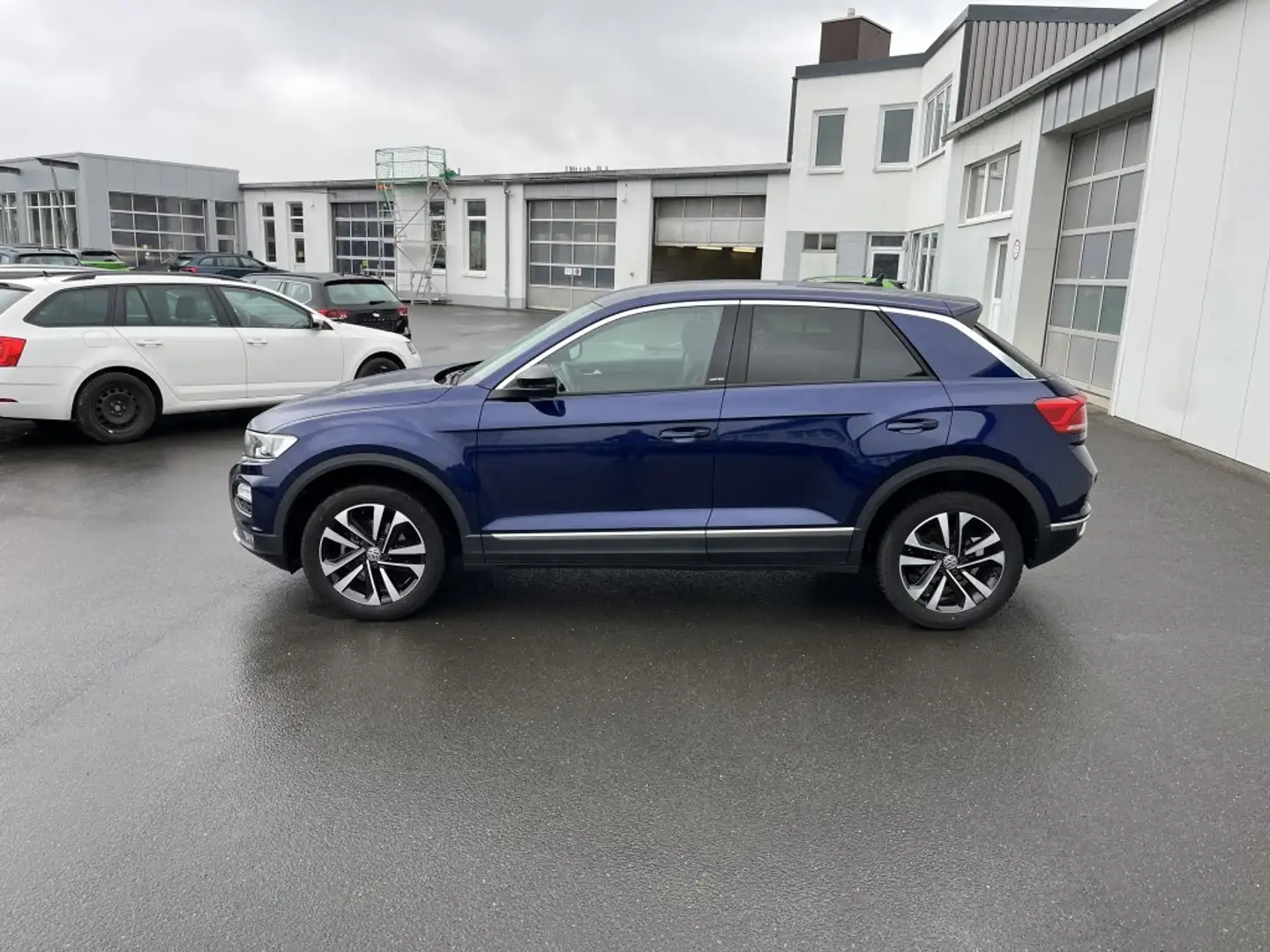 Volkswagen T-Roc 1.6 TDI UNITED 139€ m. 20% Anzahlung AHK Navi AC Blau - 2