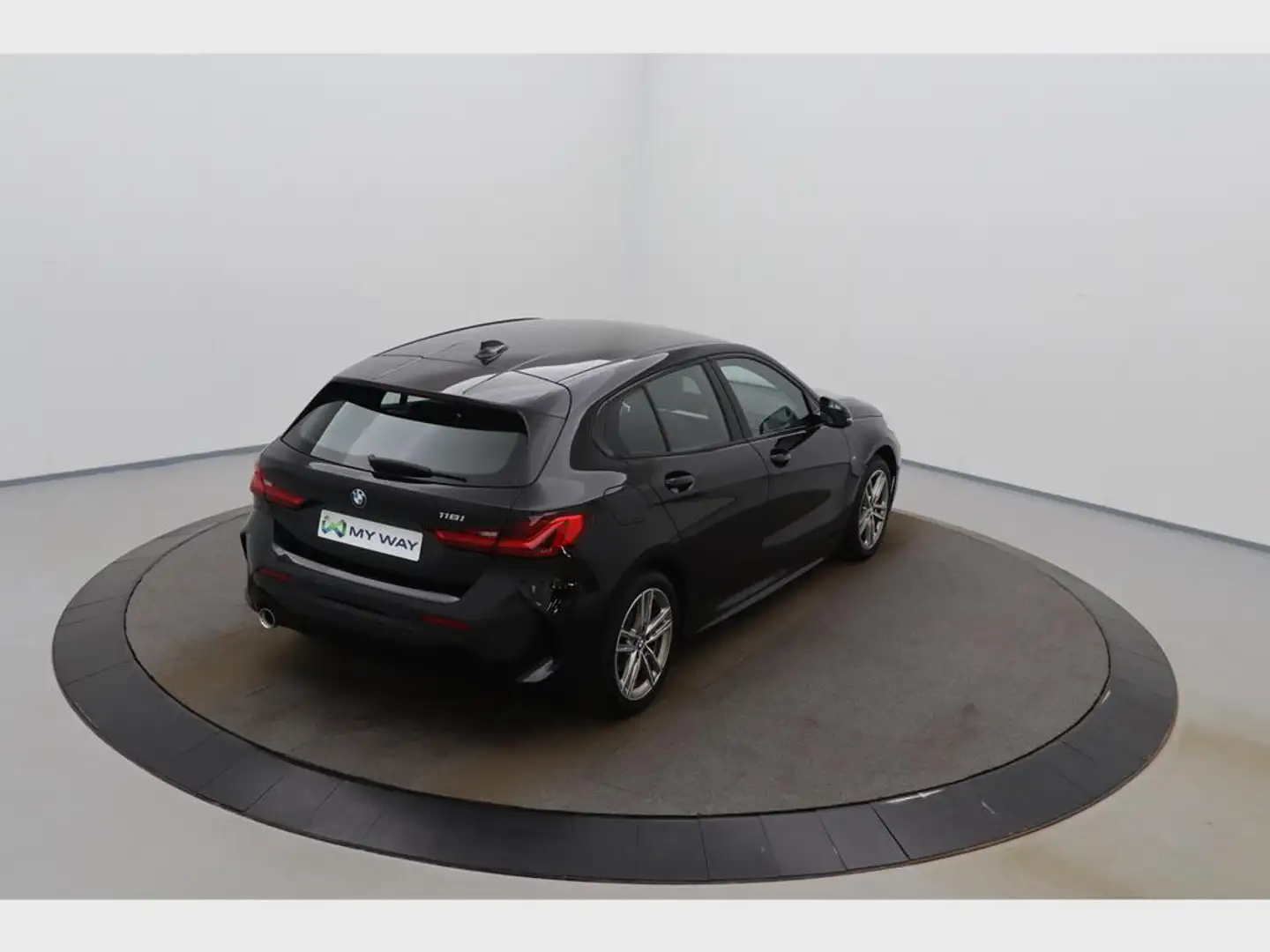 BMW 118 M-Sport 118i 136 PK Steptronic Grijs - 2