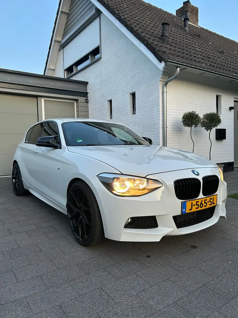 BMW 116 1-serie 116i Business+ M Sport Edition | F20 Bílá - 1
