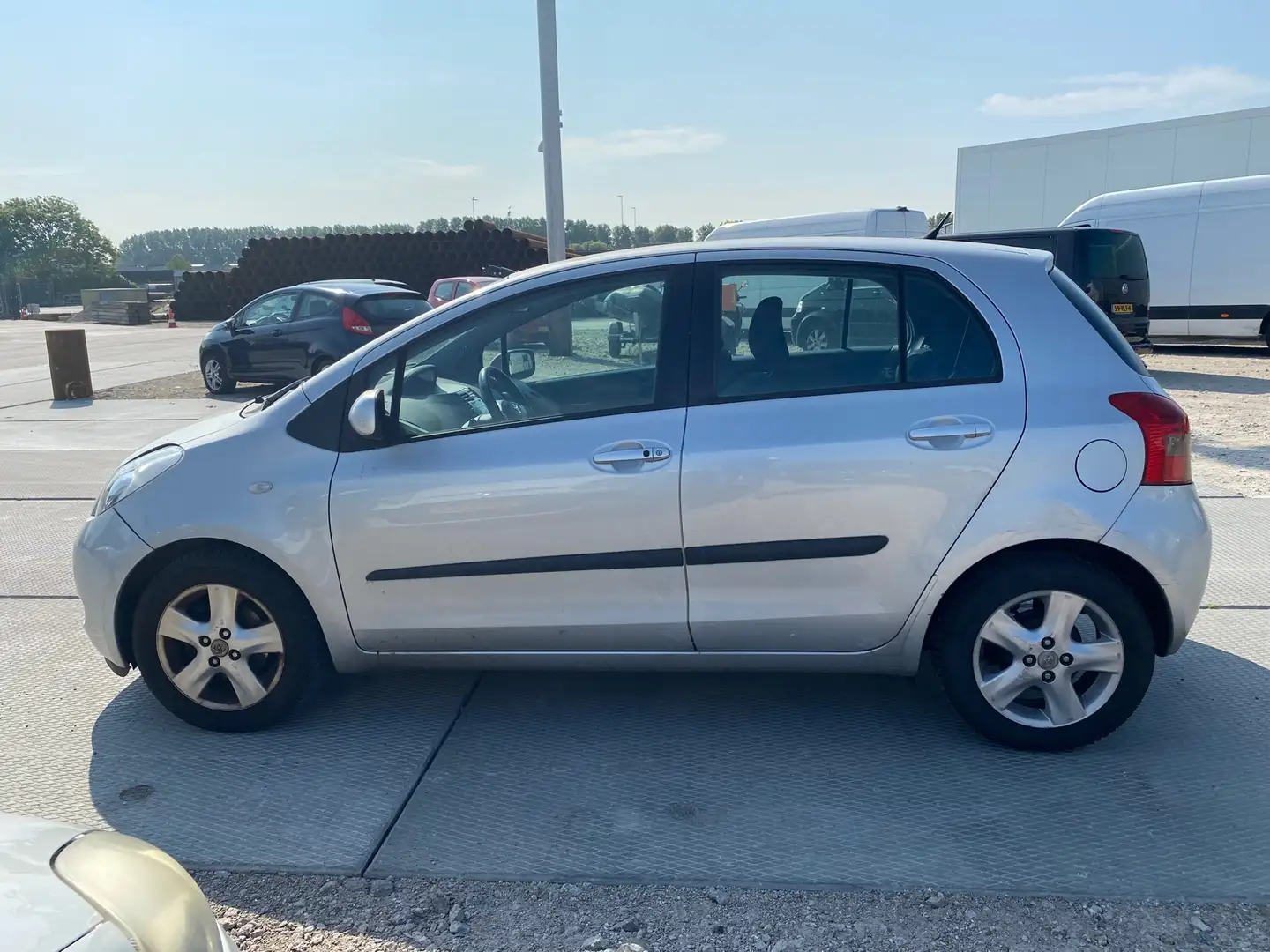 Toyota Yaris 2006 * 1.3 VVTi Luna MMT * AIRCO * AUTOMAAT * KEYL Grijs - 2