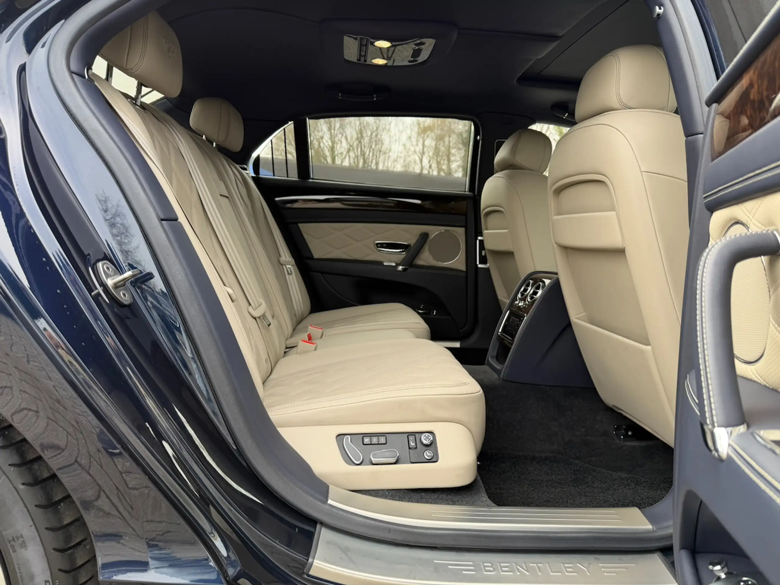 Bentley Flying Spur 4.0 V8 MULLINER FULL HISTORY — 8/15