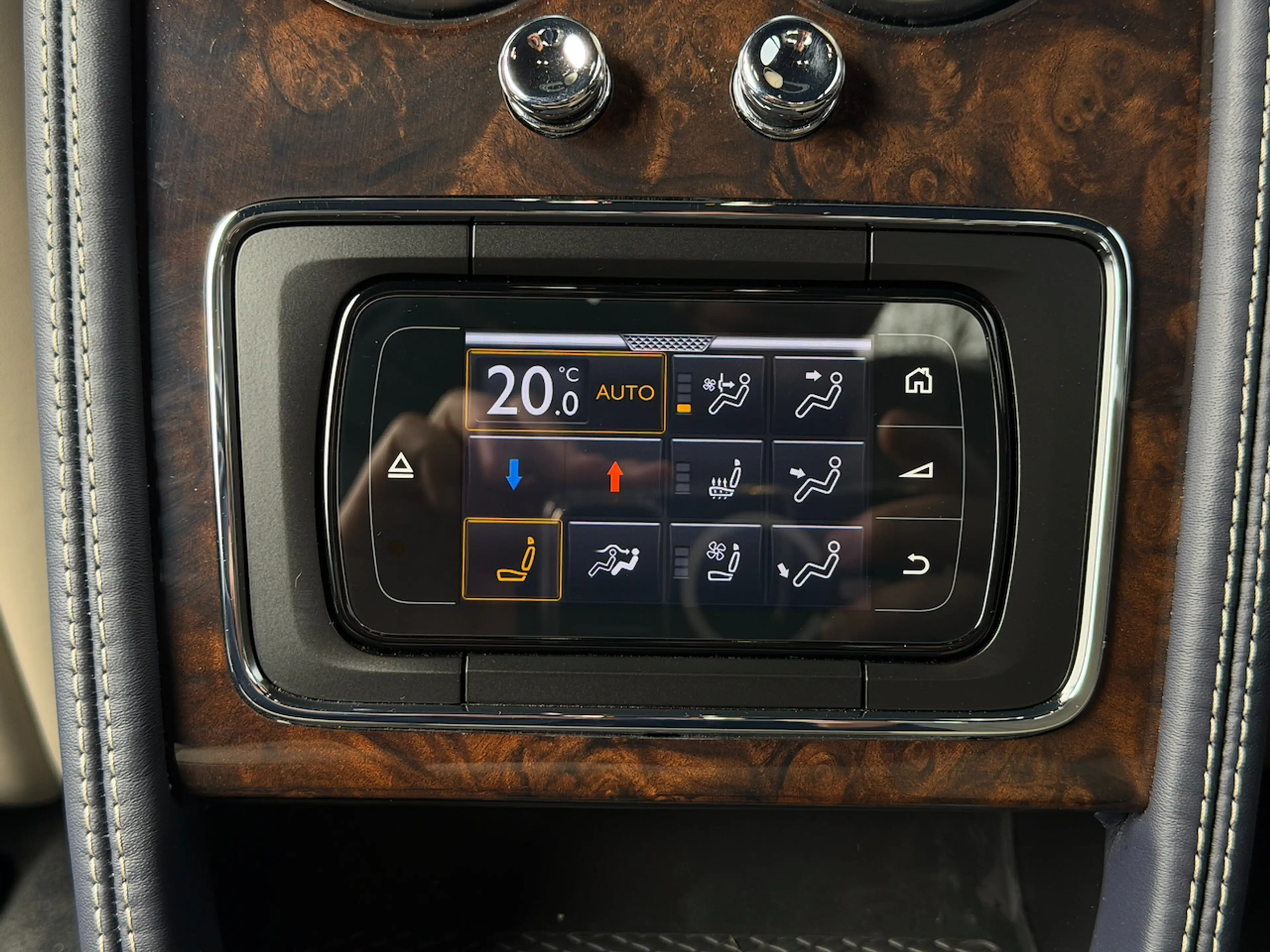 Bentley Flying Spur 4.0 V8 MULLINER FULL HISTORY — photo 14