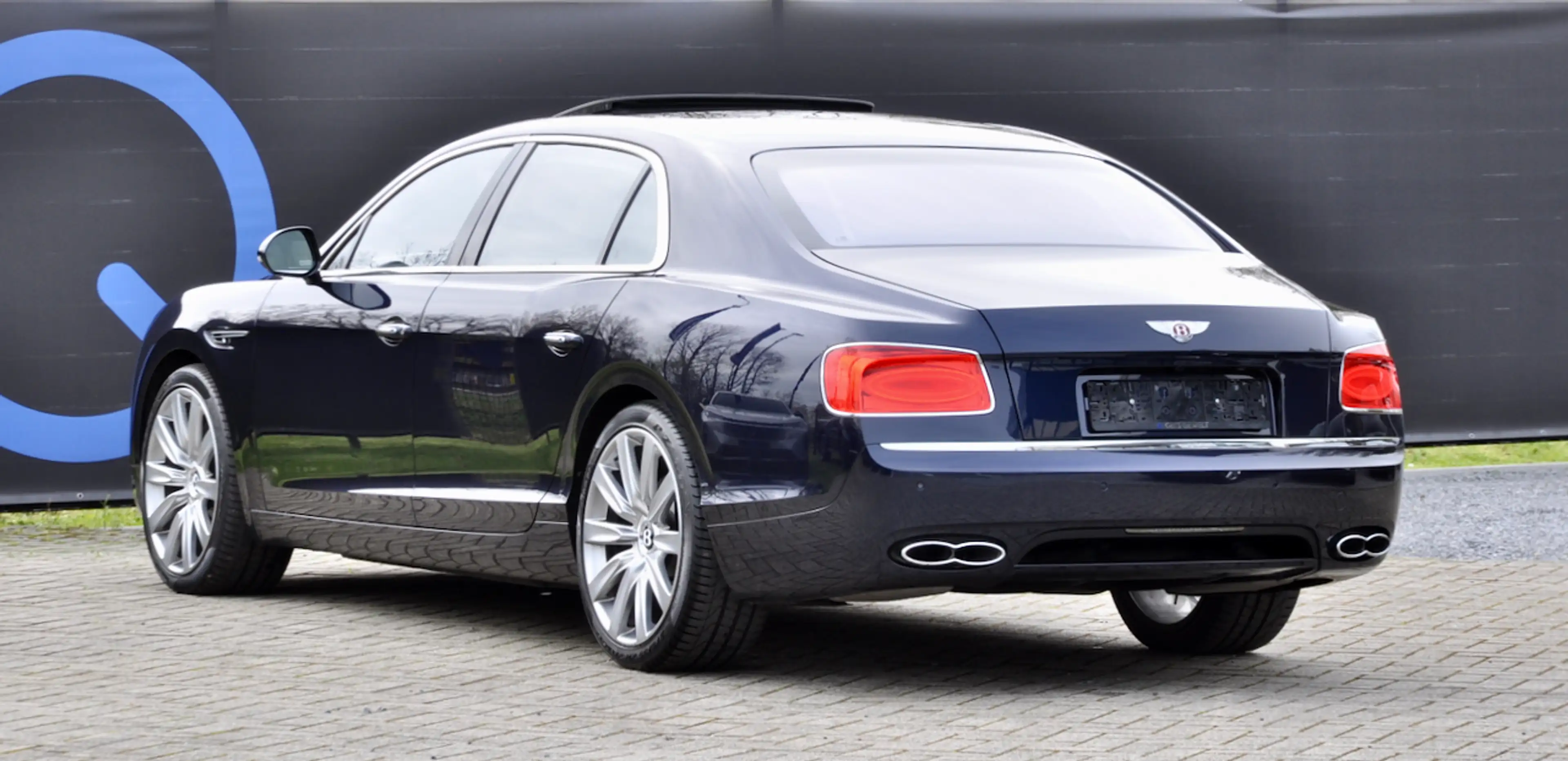 Bentley Flying Spur 4.0 V8 MULLINER FULL HISTORY — photo 3