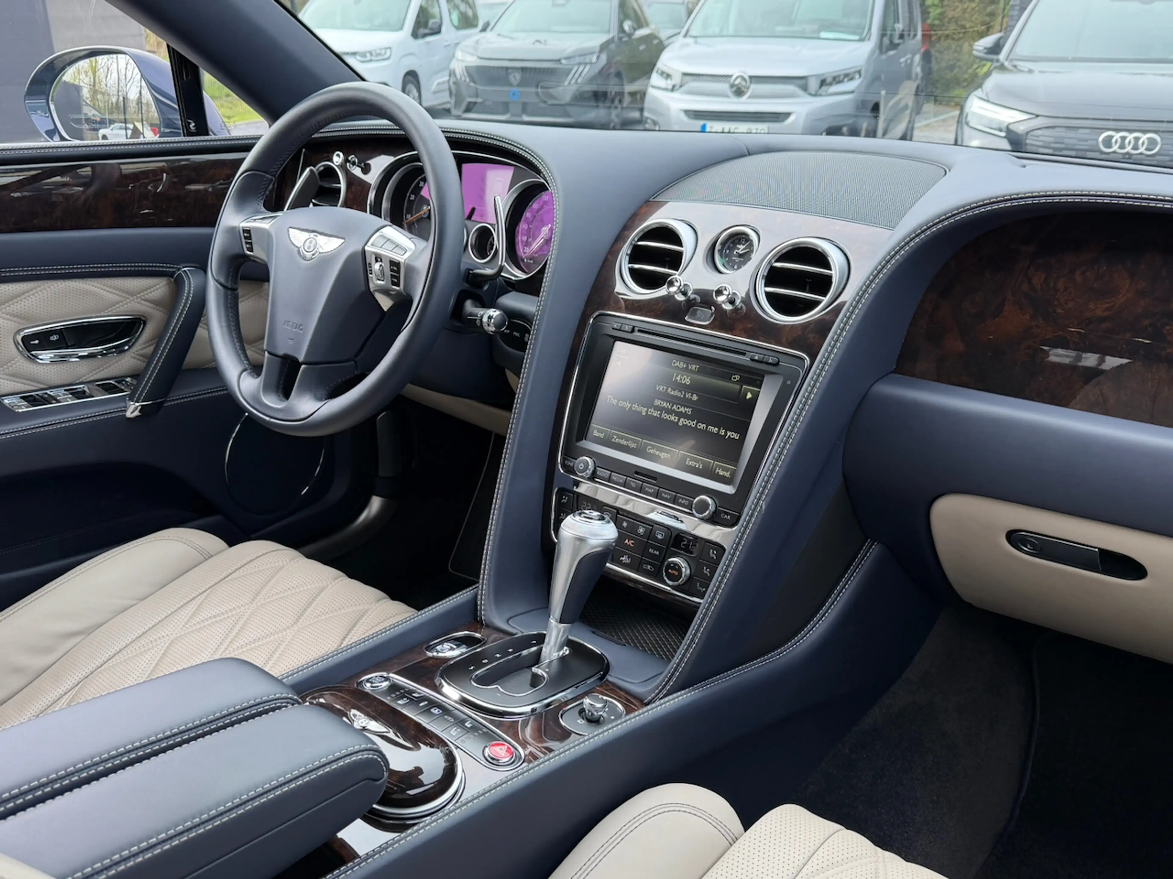 Bentley Flying Spur 4.0 V8 MULLINER FULL HISTORY — photo 5
