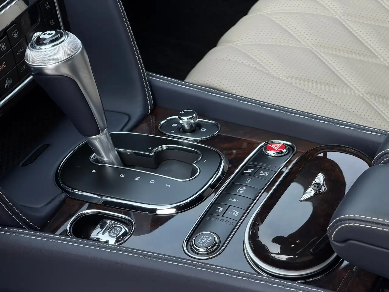 Bentley Flying Spur 4.0 V8 MULLINER FULL HISTORY — 13/15