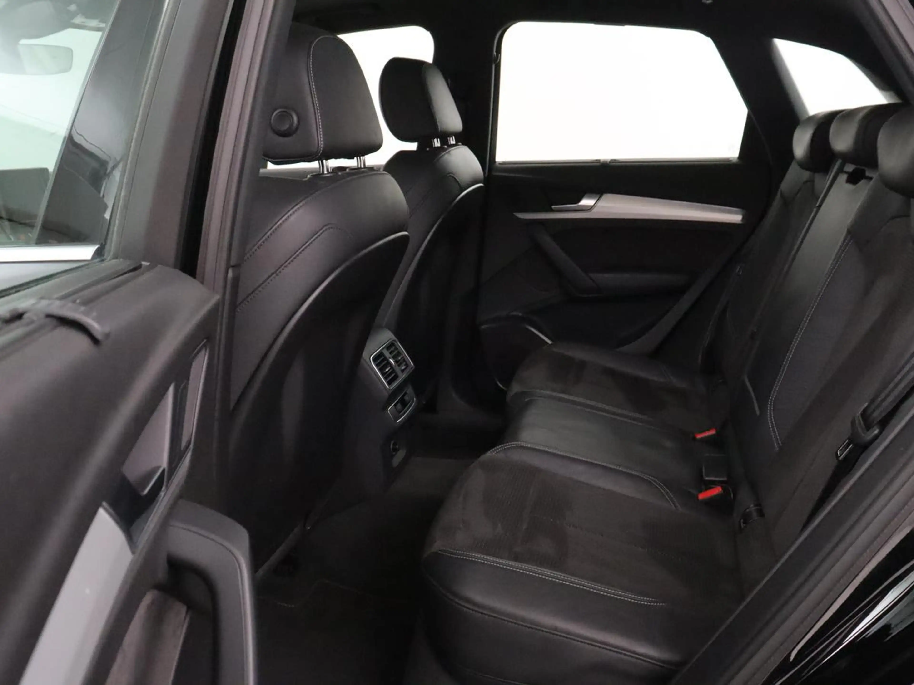 Audi Q5 2.0 TFSI quattro S-Line Launch Edition | Panoramad — photo 6