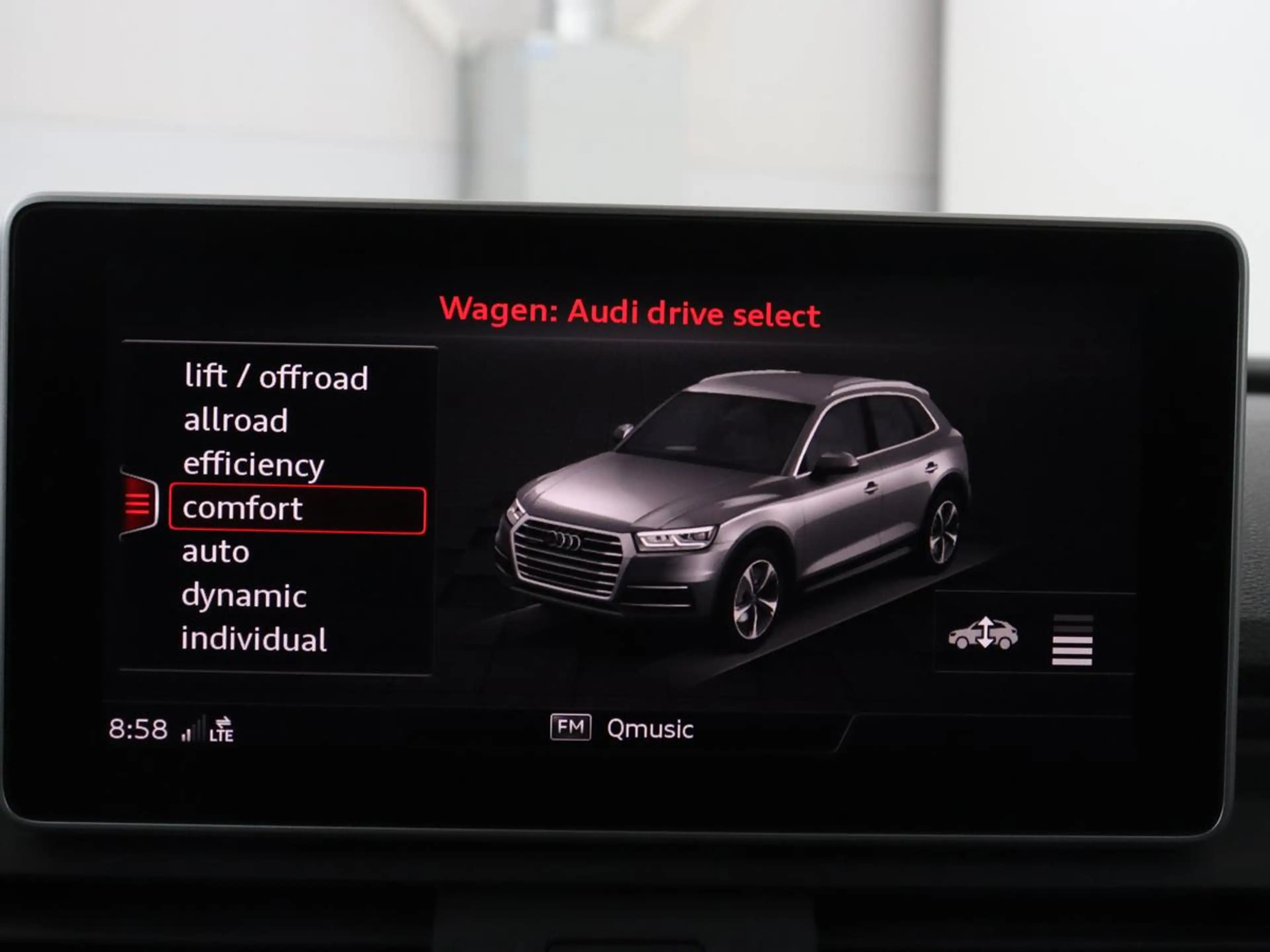 Audi Q5 2.0 TFSI quattro S-Line Launch Edition | Panoramad — photo 25