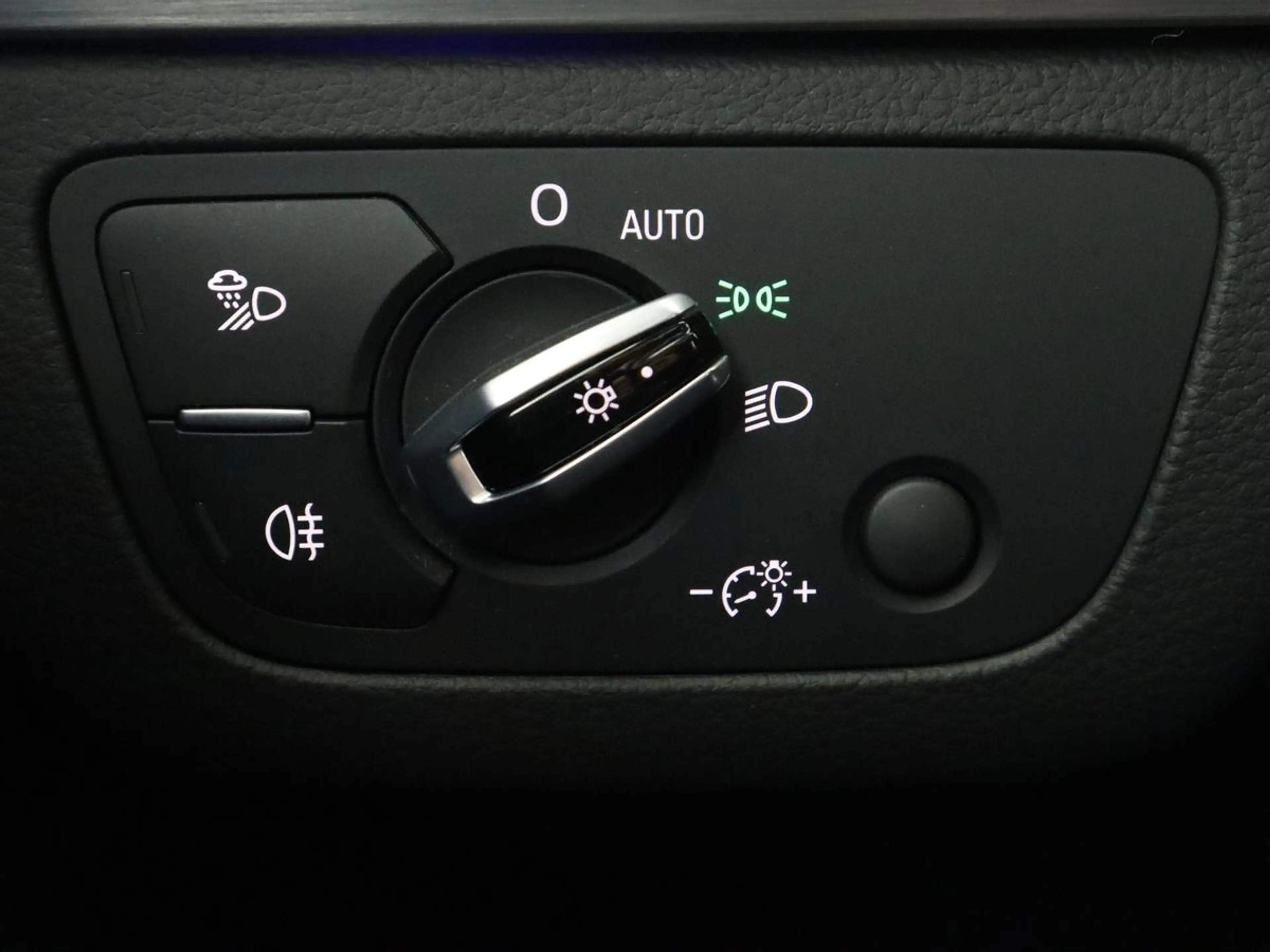 Audi Q5 2.0 TFSI quattro S-Line Launch Edition | Panoramad — photo 31