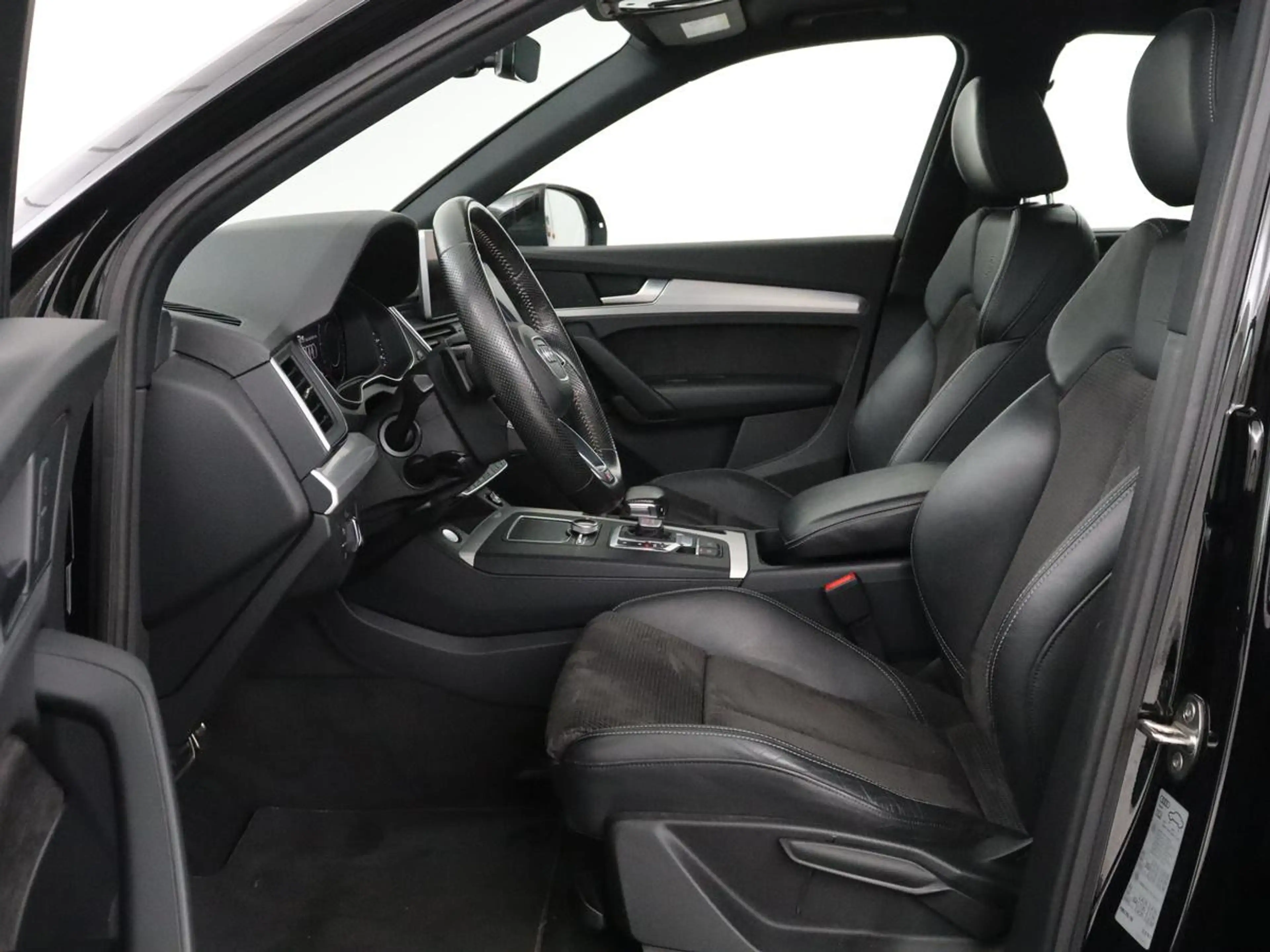 Audi Q5 2.0 TFSI quattro S-Line Launch Edition | Panoramad — photo 4