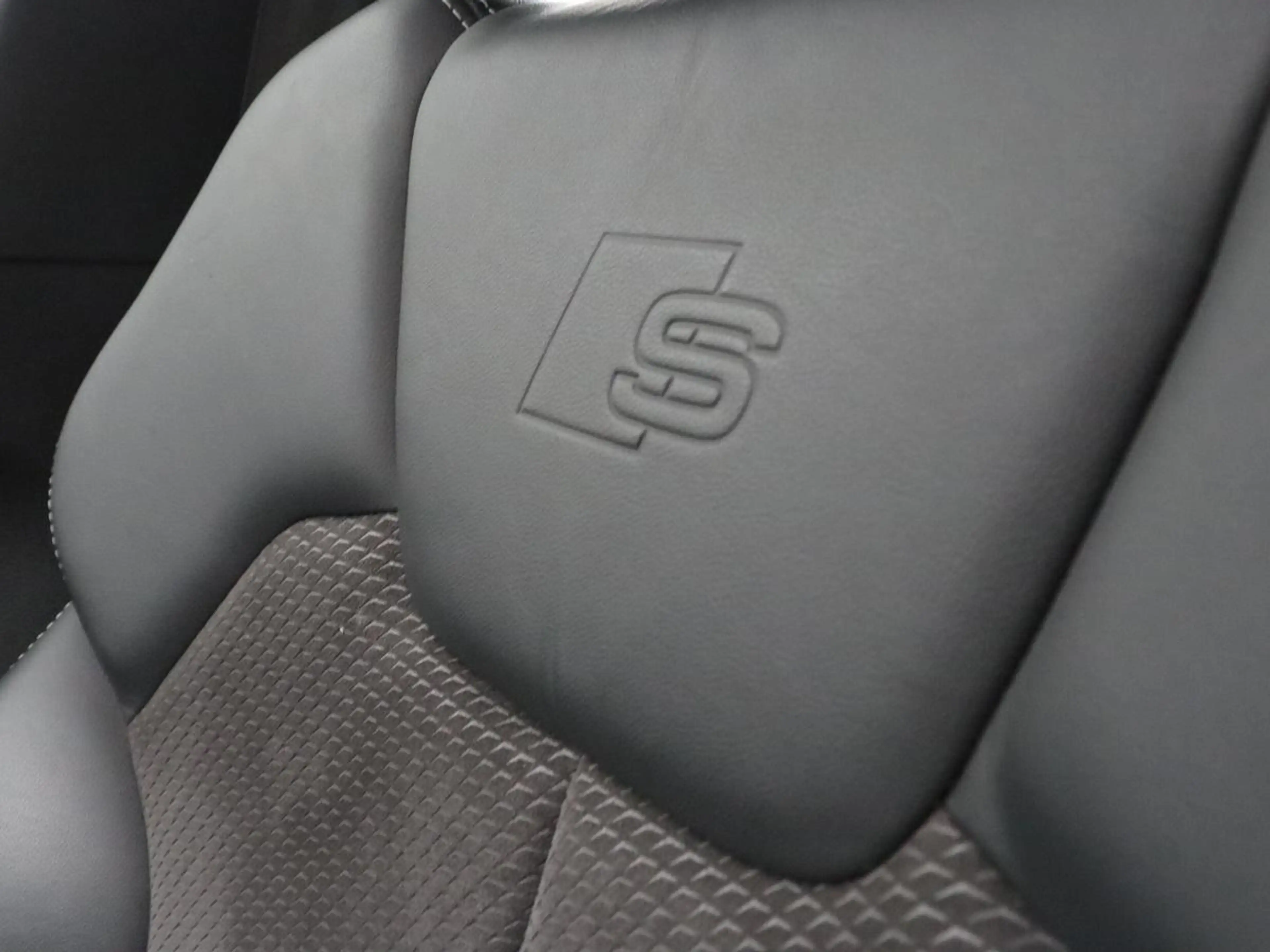 Audi Q5 2.0 TFSI quattro S-Line Launch Edition | Panoramad — photo 35