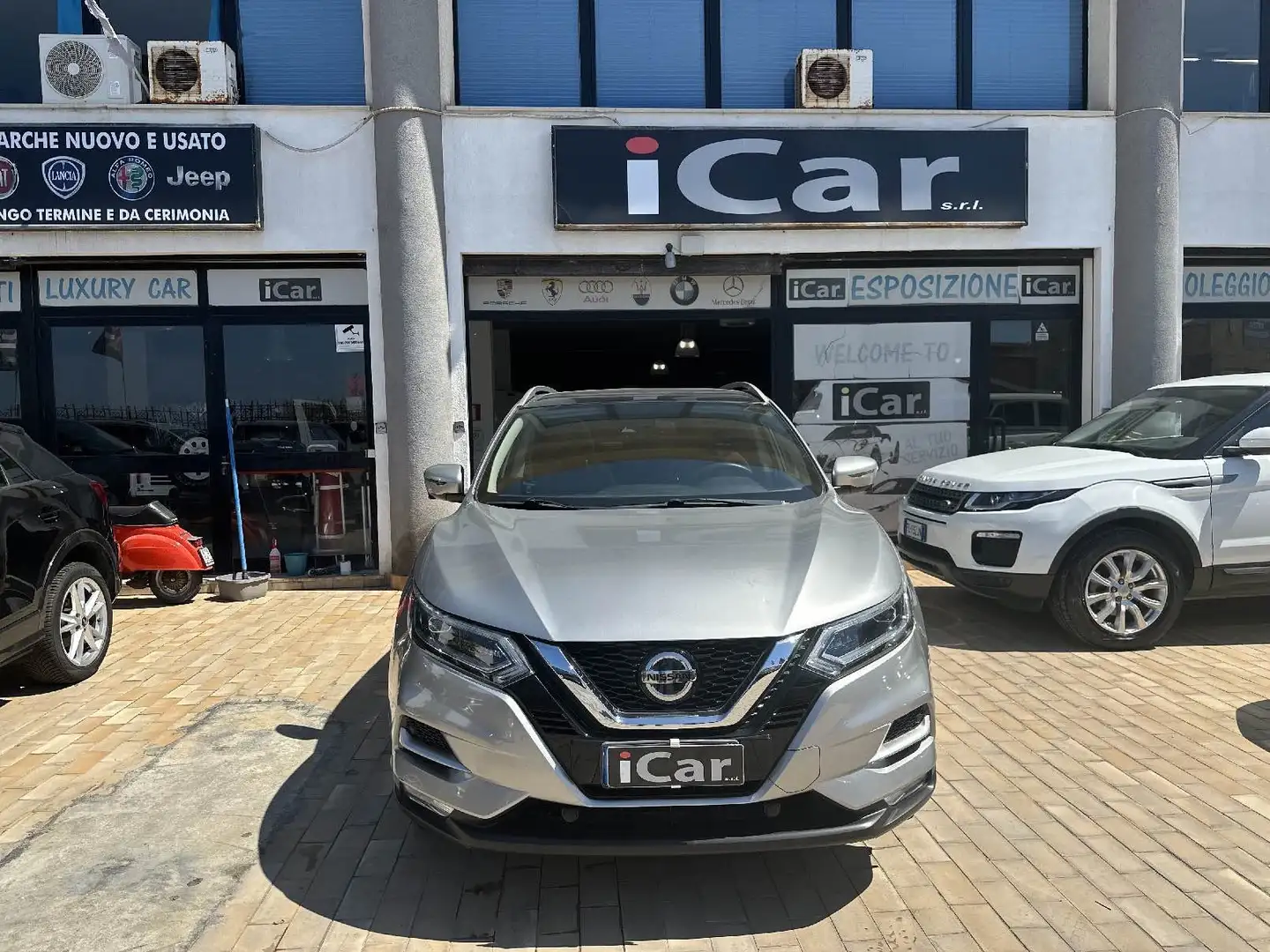 Nissan Qashqai 1.5 dci Tekna+ 115cv Silber - 1