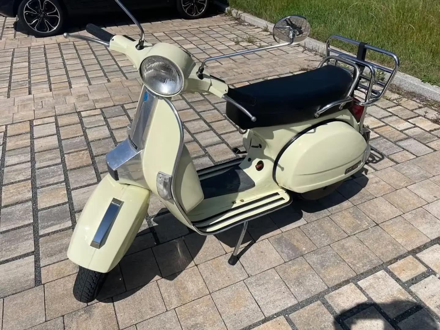 Vespa PX 125 Jaune - 1